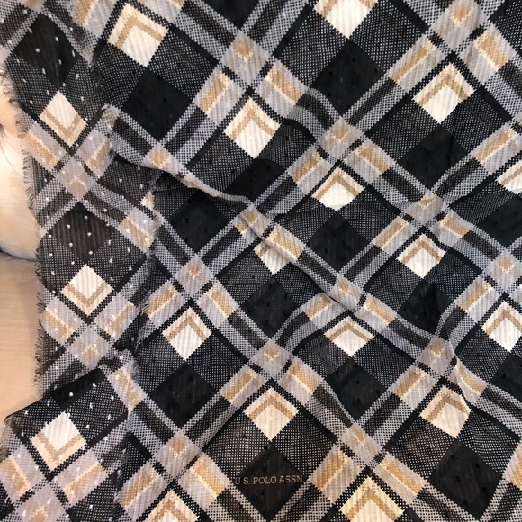 Lightweight cotton large scarf/shawl/hijab - Picture 3 of 7